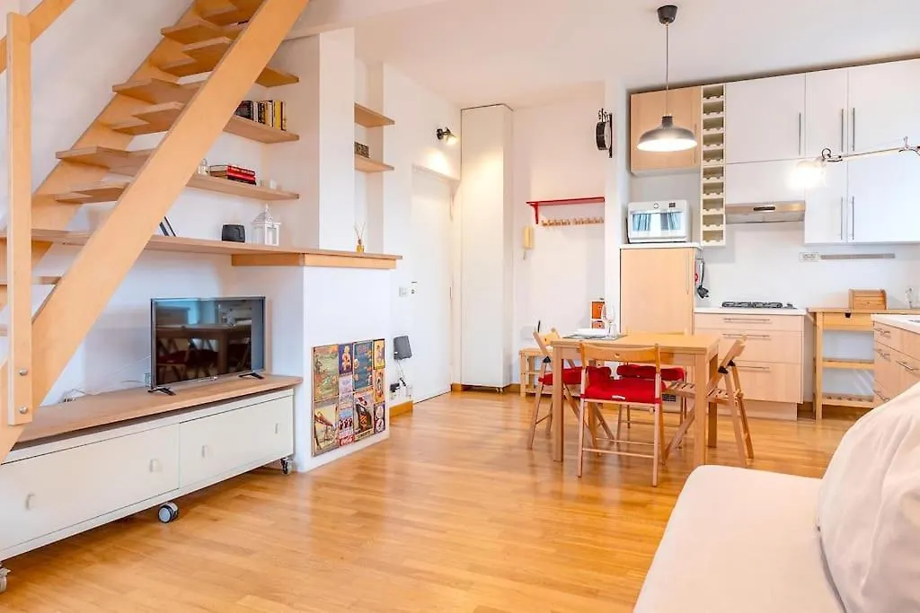 Guest Planet - Grazioso Bilocale Bande Nere M1 Apartment Milan Italy